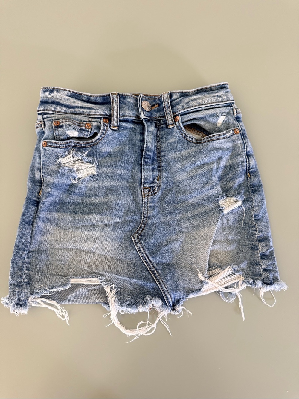 American Eagle Women’s Distressed Light Blue Denim Jeans and Denim Skirt - Picture 2 of 10